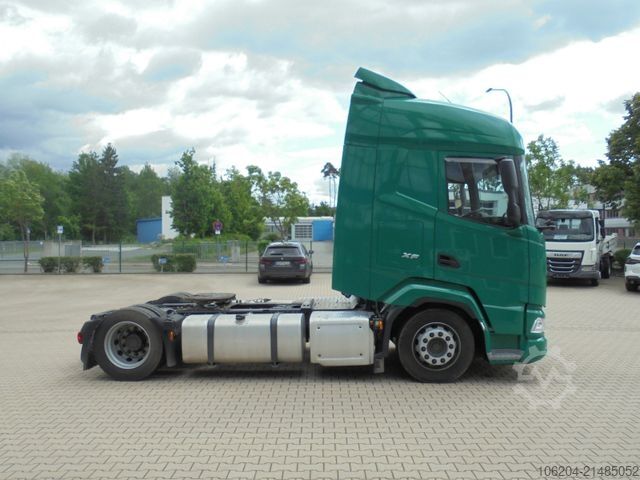 Volumen SZM DAF XF480 FT Low Deck Sleeper High Cab Climate LCV
