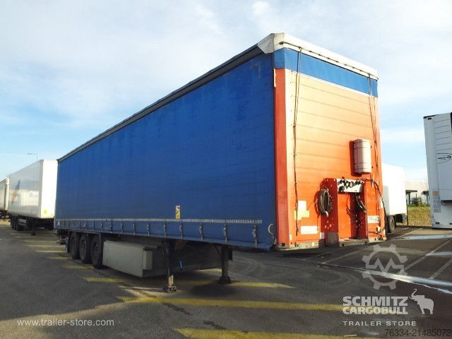 Åben sættevogn med presenning Schmitz Cargobull Semitrailer Curtainsider Standard Hayon