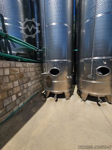 Inox tartályok 36.000 és 20.000 literes kivitelben Skrlj  inox tankovi Inox tankovi vinifikatori sa hladjenjem