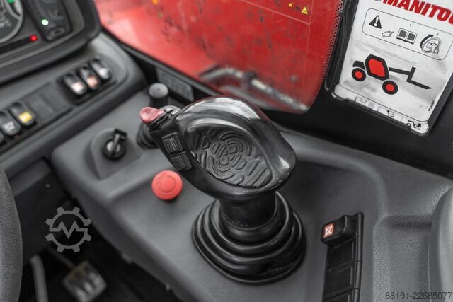Teleszkópos rakodó Manitou MT 625