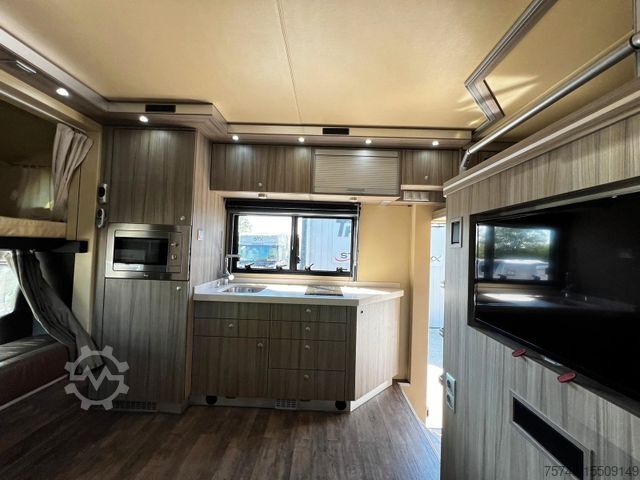 Kreaturvogn MAN 18340 Krismar 6 Pferde Pop-Out Motorhome