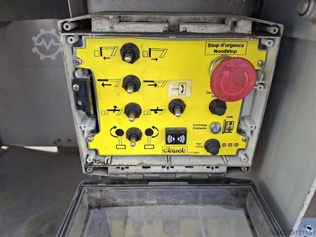 Kamion sa kutijama IVECO EUROCARGO ML 120EL19 - E6 - NACELLE 15 M