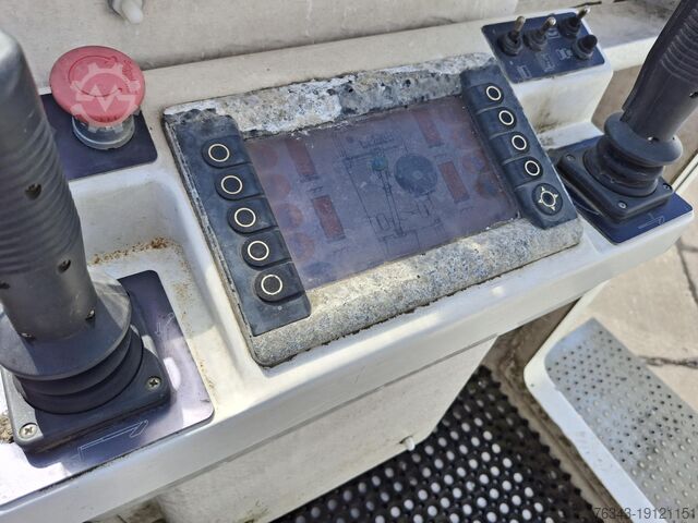 Kamion sa kutijama IVECO EUROCARGO ML 120EL19 - E6 - NACELLE 15 M