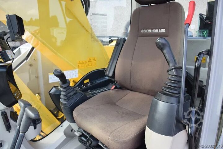 Rupsgraafmachine New Holland Kobelco E235B SR-LCT
