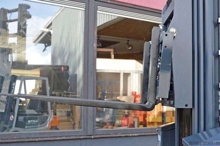 Fire-vejs gaffeltruck Combilift COMBI-WR4