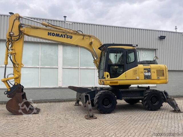 Excavadora de ruedas Komatsu PW 180-7EO     2009