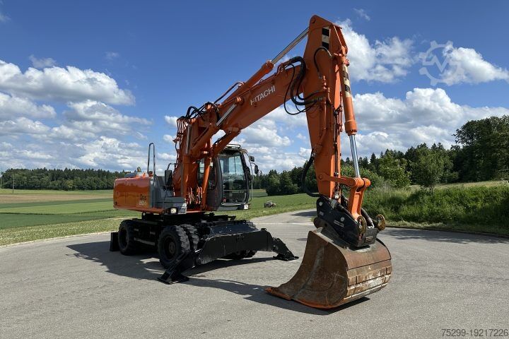 Rupsgraver Hitachi ZX210W Lehnhoff Schnellwechsler / Swiss-Vehicle