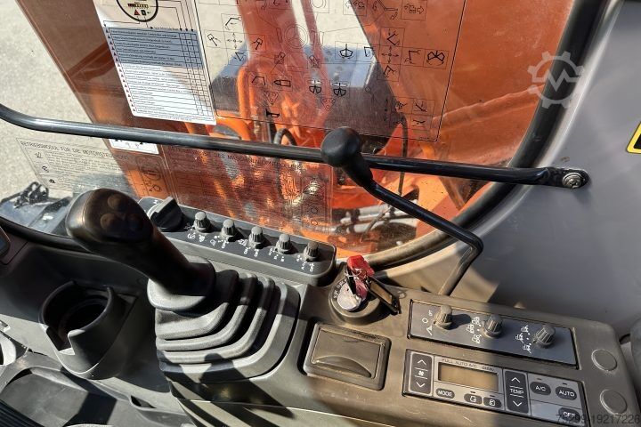 Rupsgraver Hitachi ZX210W Lehnhoff Schnellwechsler / Swiss-Vehicle