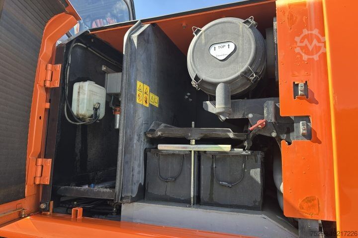 Rupsgraver Hitachi ZX210W Lehnhoff Schnellwechsler / Swiss-Vehicle