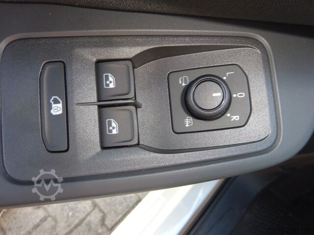 Fourgon tôlé FORD Transit Connect Limited L1 Kasten Stndhzg 2xS-Tü