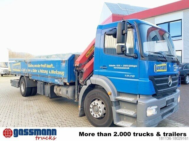 Camión de plataforma Mercedes-Benz Axor 1828 L 4x2 mit Kran Palfinger PK 9501, Funk