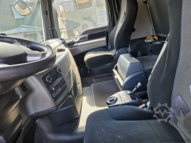 Billenő teherautó Iveco AT 260S42Y 7PS Kran+FUNK Hiab 166 E-4H