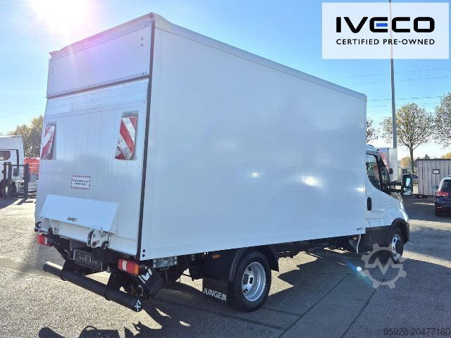 Transporter mit Koffer IVECO 35C16H Koffer / LBW