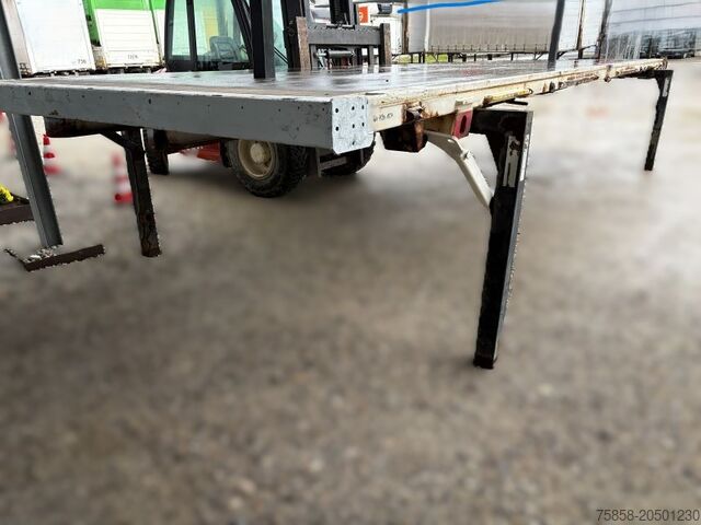 Swap body open Krone Plattform 7,82m mit Steckrungen mittig