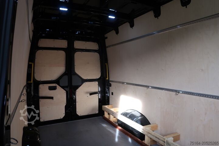 Gesloten bestelwagen lang MAN TGE 3.180