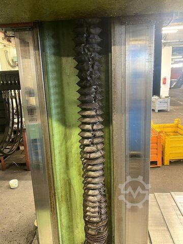 Tafelkotterbank TOS Varnsdorf WH10-CNC/18