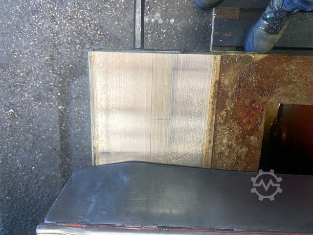 Tafelkotterbank TOS Varnsdorf WH10-CNC/18