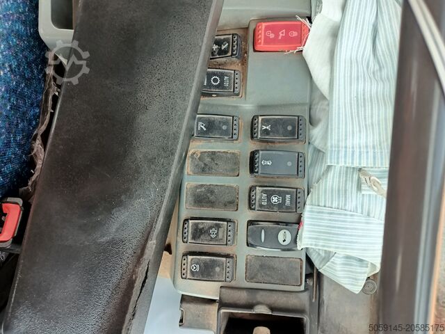 Kolový nakladač Hitachi ZW330-6