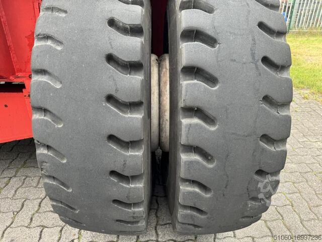 Impilatore di contenitori vuoti CVS Ferrari F158