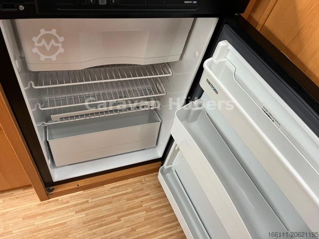 Polointegrovaný obytný vůz HYMER/ERIBA Van 522 - Festbett - Sat/TV - Klima - Garage -