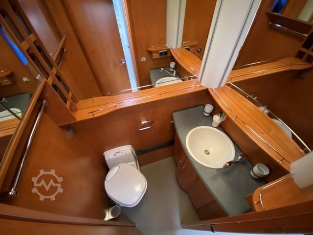 Integrovaný obytný vůz NIESMANN+BISCHOFF Flair 7100 IC - Fest/Hubbett - Automatik - AHK