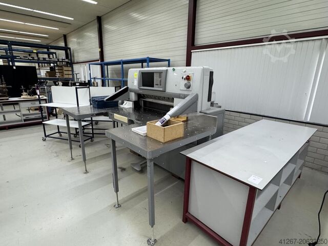 Stroj na řezání papíru Polar 92X