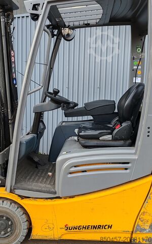 Ηλεκτρικό - 3 τροχοί Jungheinrich EFG 213 LI ION 2022y/ 3.3m/ 8561h/ 4v