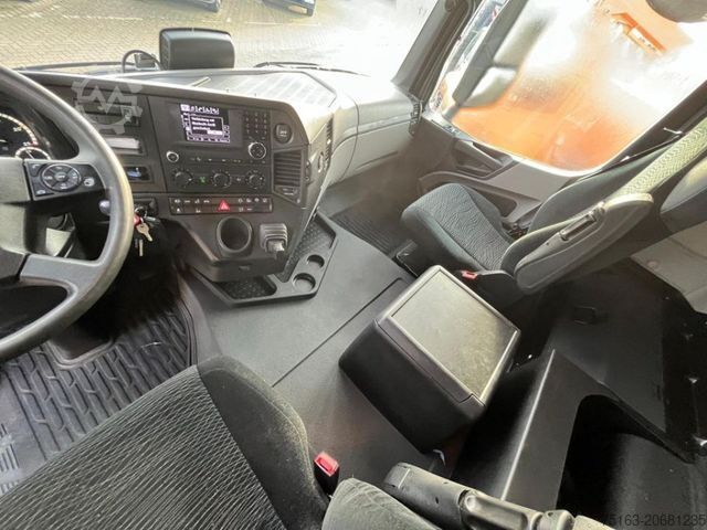 Vrachtauto met open laadbak MERCEDES-BENZ Antos 2542 6x2 Pritsche Heckkran Hiab XS 177 Fun
