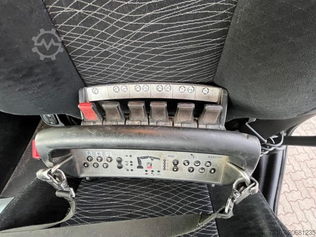 Platós teherautó MERCEDES-BENZ Antos 2542 6x2 Pritsche Heckkran Hiab XS 177 Fun