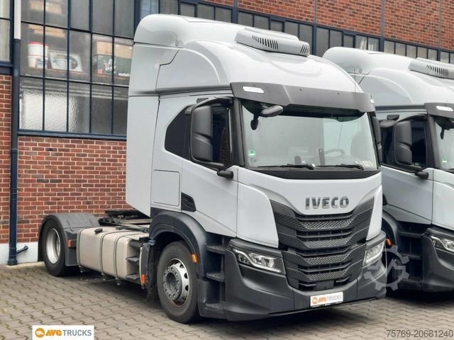 Standaard trekker IVECO S-WAY 480 Intarder Standklima 2 x Tank