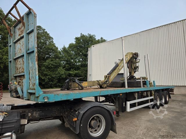Houtstam-oplegger TRAILOR mit Holzkran Loglift 81 / BLATT gefedert