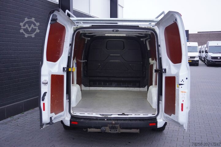 Delivery van Ford Transit Custom 2.0 TDCI - EURO 6 - Airco - Navi...