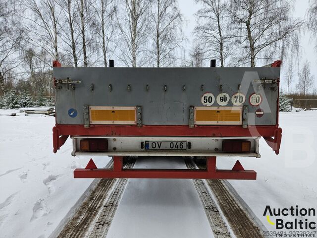 Damperli kamyon Mercedes-Benz 1831