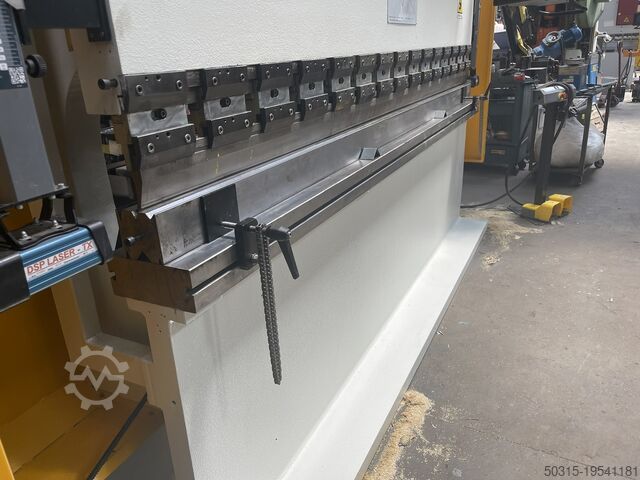 COLMAL hydraulische kantpers 3000x250 ton  