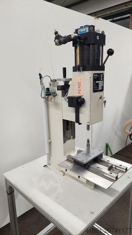 Pressa pneumatica con avanzamento manuale GECHTER 20KN.HKPL