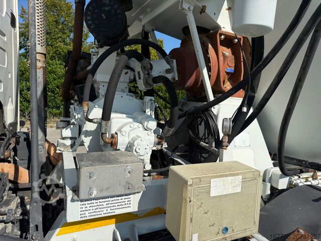 Otomatik beton mikser kamyonu SCANIA CV R 124 CB 8X4 HZ 420