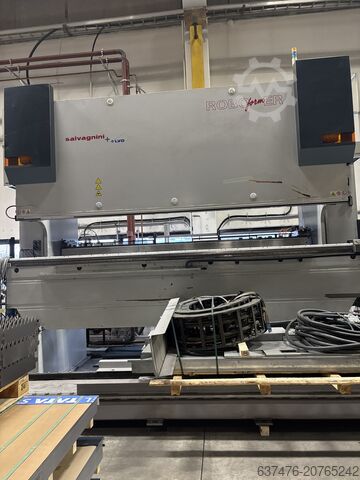 Centrum obróbki blach Salvagnini Roboformer