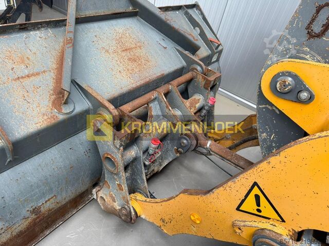 Cargador Liebherr L 524