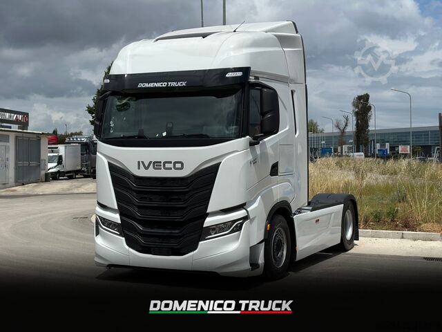 Trattore stradale standard Iveco S-WAY 500