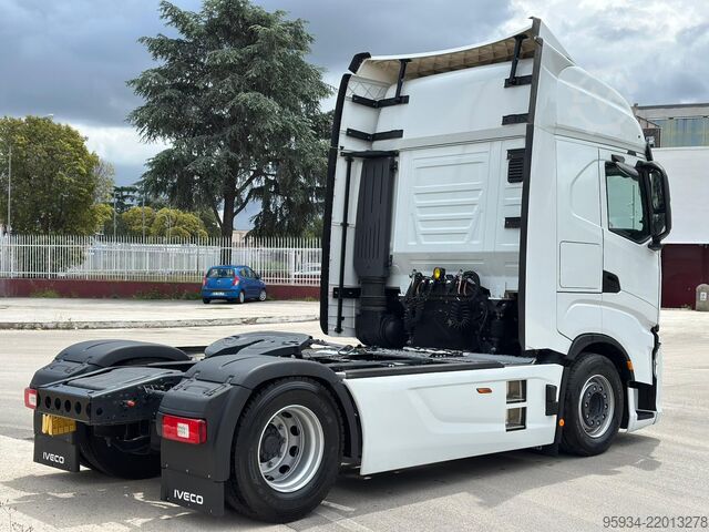 Trattore stradale standard Iveco S-WAY 500