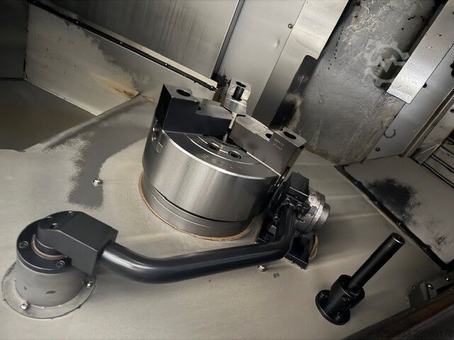 CNC dreje- og fræsecenter Hyundai WIA L 300 MC