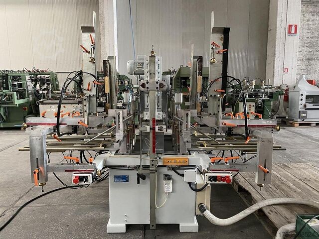 Camam MO3A Speciale CR doppelte horizontale oszillierende Schlitzmaschine mit automatischen Ladern. Camam MO3A Speciale CR