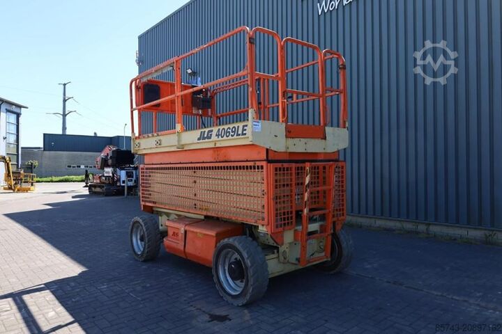 Ψαλίδι ανύψωσης JLG 4069LE Electric, 14.2m Working Height, 360kg Capac