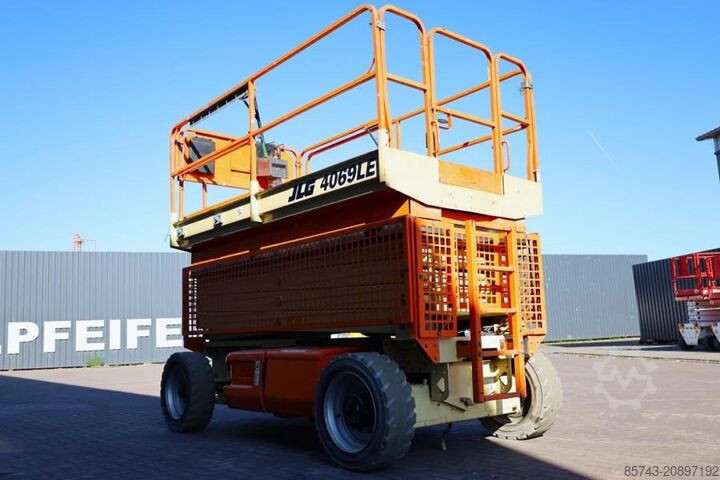 Ψαλίδι ανύψωσης JLG M4069LE Hybrid, 14.2m Working Height, 360kg Capaci