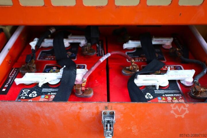 Ψαλίδι ανύψωσης JLG M4069LE Hybrid, 14.2m Working Height, 360kg Capaci