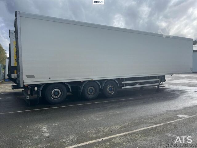 Maleta NTM 3 axle semi-trailer w / full side opening