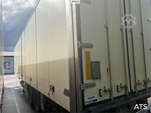 Maleta NTM 3 axle semi-trailer w / full side opening