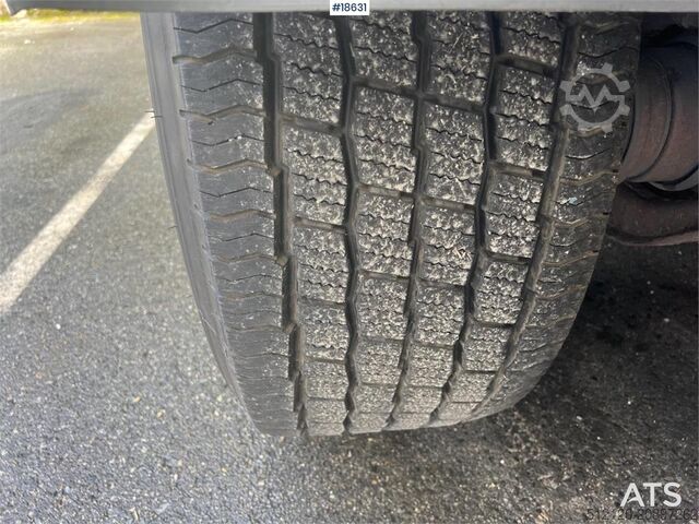 Maleta NTM 3 axle semi-trailer w / full side opening