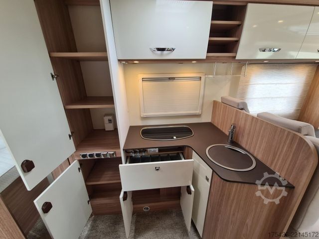 Halvintegreret autocamper BÜRSTNER Delfin T 660 *Luftfahrwerk*Solar*SAT+TV*