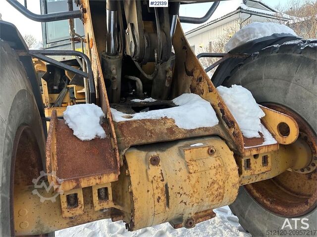 Carregadeira CAT 930G w/ bucket, pallet forks and scale. See hours!